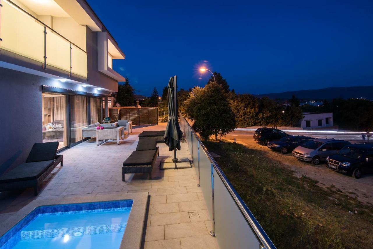 Luxury Apartment Imperia Krk Town Exterior photo